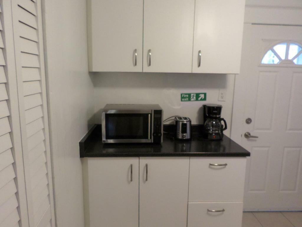 Beautiful, Clean, Quiet 2 Br-In Downtown Ottawa. Parking, Wifi And Netflix Included 아파트 외부 사진